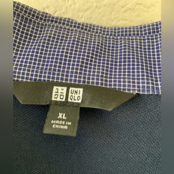 Navy blue men’s Uniqlo polo - Picture 2 of 2
